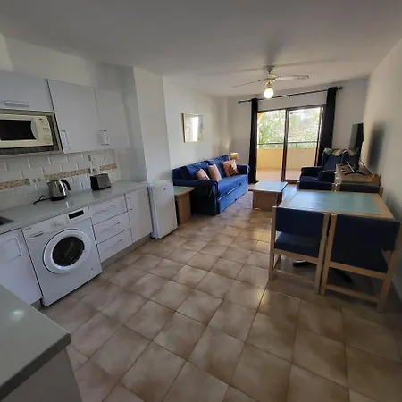 Castle Harbour 7 Apartman