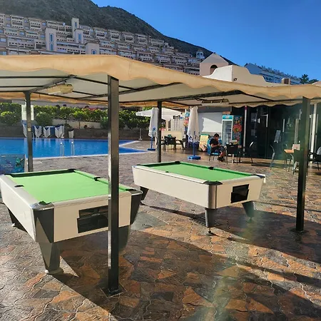 Apartment Castle Harbour 7 *